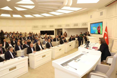 Yeni dönemin ilk meclis toplantısı