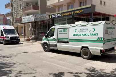 Haber alınamayan erkek hemşire evinde ölü bulundu