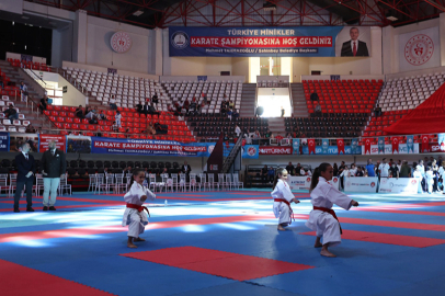 Şahinbey Belediyesi minik karatecileri ağırladı