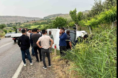 Adıyaman’da kontrolden çıkan minibüs yan yattı: 14 yaralı