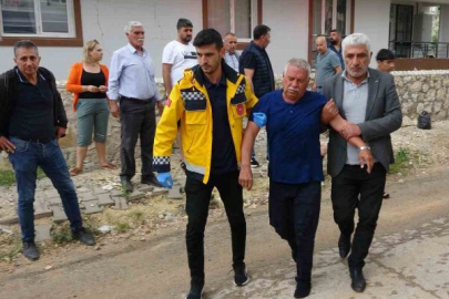 Çatıda çıkan yangında 2 kişi dumandan etkilendi