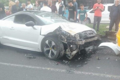 Diyarbakır’da iki otomobil çarpıştı: 1 yaralı