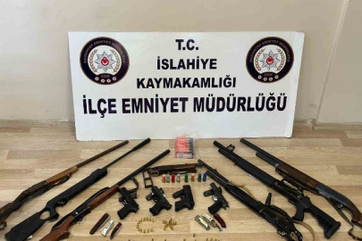 Meskun mahalde havaya silahla ateş açan 9 kişi yakalandı