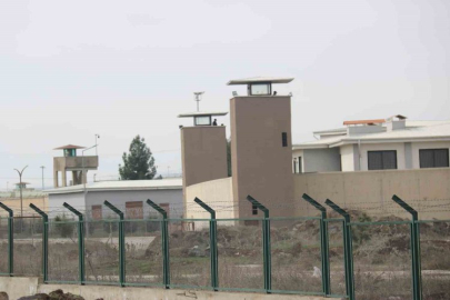 Diyarbakır’da cezaevinde yemek sonrası 115 hükümlü ve personel hastanelik oldu