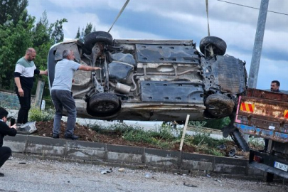 Yağmur nedeniyle kayganlaşan yolda kaza meydana geldi: 2 yaralı