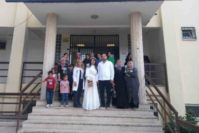 Mimar Sinan Gençlik Merkezi gelin adaylarının yanında