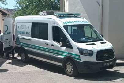 Motosikletiyle dengesini kaybedip bariyerlere çarpan sürücü hayatını kaybetti