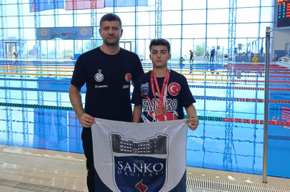 Yüzmede üçüncülük