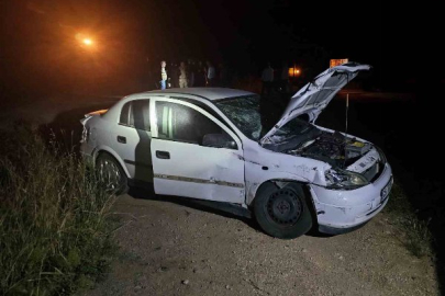 Diyarbakır’da yük treni otomobile çarptı: 2 yaralı