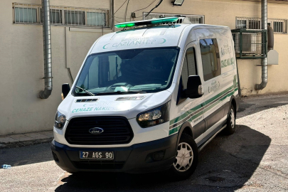 Otomobil traktöre arkadan çarptı: 2 ölü, 3 yaralı