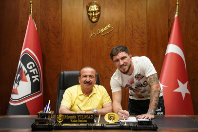Sorescu’dan 3 yıllık imza