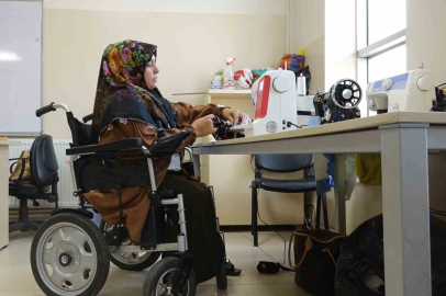Yaşadığı zorlukları ve engelini giyim kursu sayesinde aşıyor