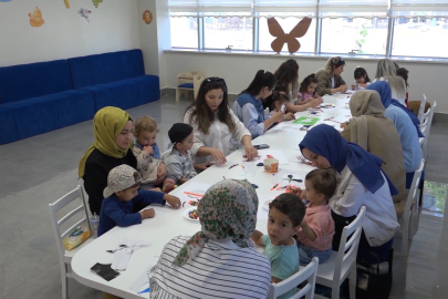 Ebeveynler ve çocuklar için Bebek Kütüphanesi