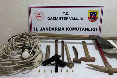 Gaziantep’te kaçak kazı yapan 4 şüpheli yakalandı