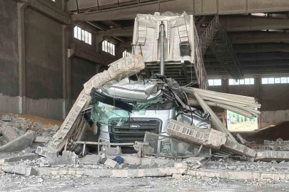 Tırının damperini açık unutması hayatına mal oldu