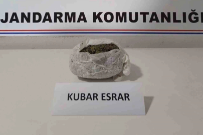 Yolcu otobüsündeki valizde 1,5 kilo esrar ele geçirildi