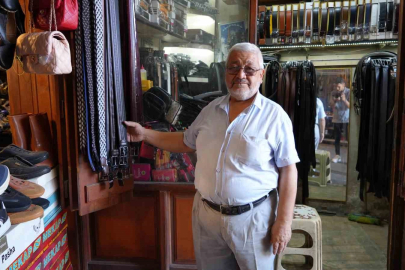 3 metrekarelik dükkanından dünyaya açılıyor