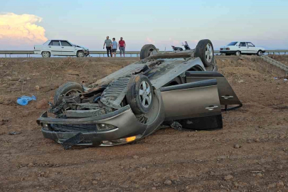 Gaziantep’te çarpışan 2 otomobilden biri takla attı: 4 yaralı