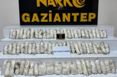 Gaziantep’te tır tekerleğine gizlenmiş 124 kilo metamfetamin ele geçirildi