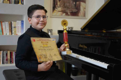 Gaziantepli 12 yaşındaki Hamit, piyanoda dünya birincisi oldu