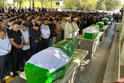 6 tabut yan yana dizildi, göz yaşları sel oldu