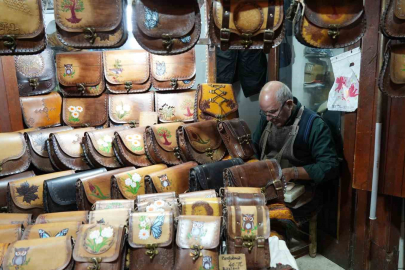 Mesleğini seviyor