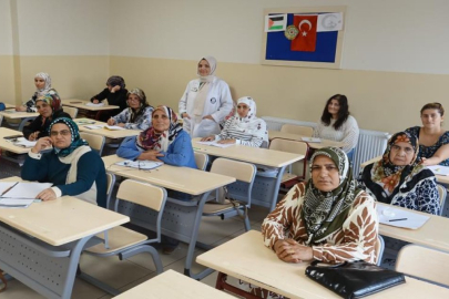 ŞAHİNBEY BELEDİYESİ’NİN KURSLARI İLE HAYATLARI DEĞİŞTİ