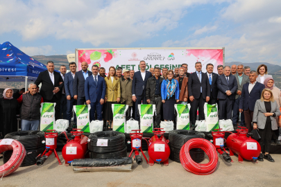 BÜYÜKŞEHİR’DEN NURDAĞI’NDA 200 ÇİFTÇİYE ÇİLEK ÜRETİMİ İÇİN DESTEK