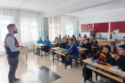 Öğrenci ve öğretmenlere siber farkındalık eğitimi