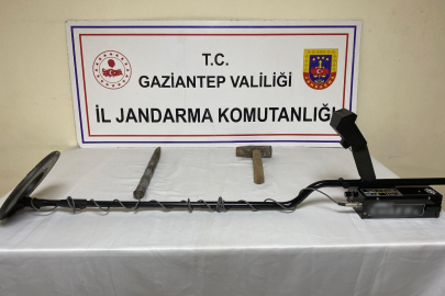 Defineciler yakalandı