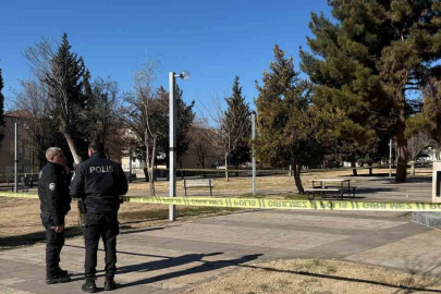 Parkta silahlı saldırıya uğrayan kadın ağır yaralandı