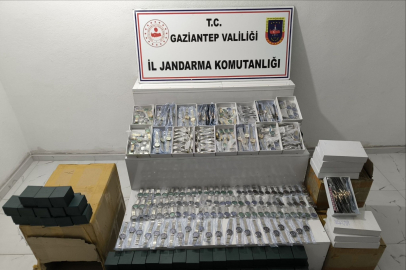2,3 milyon TL değerinde taklit saat ele geçirildi