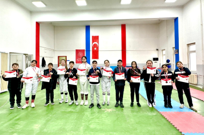 SANKO Okulları madalyaları topladı
