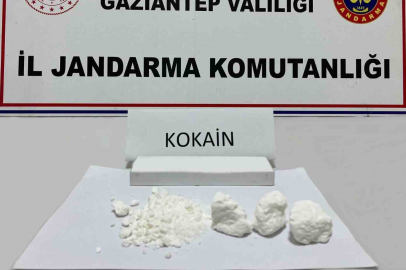 Araçta uyuşturucu ele geçirildi