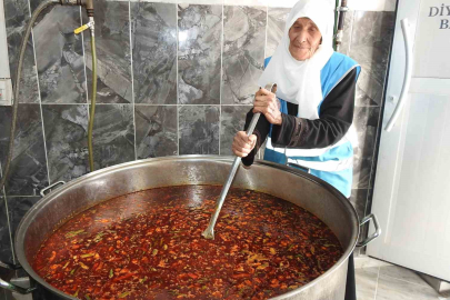 Gönüllü çalışıyor