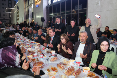 BAŞKAN ŞAHİN NİZİPLİLERLE İFTAR SOFRASINDA BULUŞTU