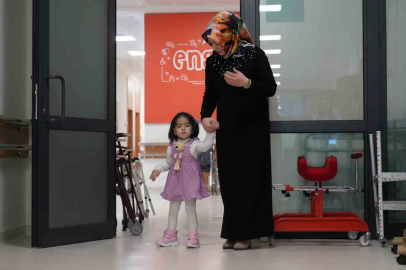 Yürüyemez dediler, ilk adımlarını engelsiz attı
