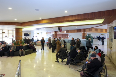EVLİLİKLERİNDE 41 YILI DOLDURAN ÇİFTLERİN UMRE YOLCULUĞUNA YOĞUN BAŞVURU