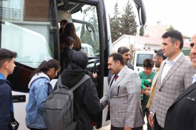 Depremde ebeveynlerini kaybeden çocuklara moral gezisi