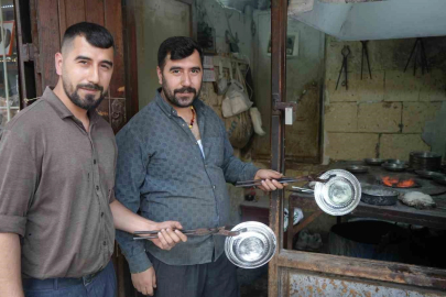 Gaziantep’te 3’üncü kuşak kalaycı ikizler, mesleği yaşatıyor