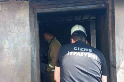 Odunlukta çıkan yangın paniğe neden oldu
