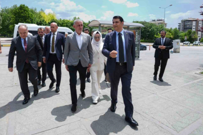 Hacıosmanoğlu’dan D.T. Şehitkamil Sahnesi’ne tam not