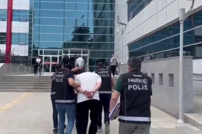 Zehir tacirleri polisten kaçamadı