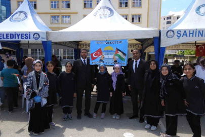 Gazze yararına hayır çarşısı kuruldu
