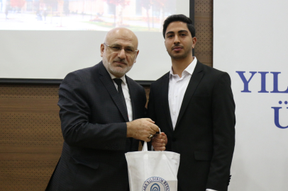 GİBTÜ ÖĞRENCİSİ ABDURRAHMAN DEYRİ GÖNÜLLERİ FETHETTİ