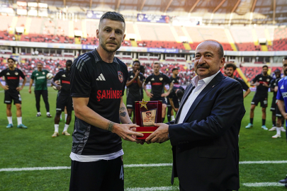 Maxim'e plaket