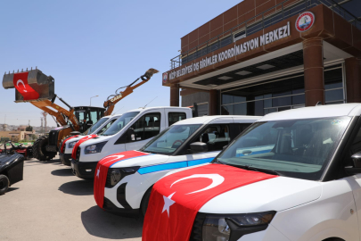 Nizip Belediyesi’ne yeni araçlar