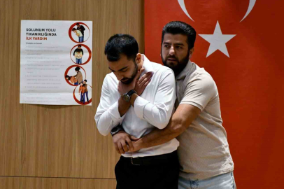 Heimlich manevrası eğitimi verildi
