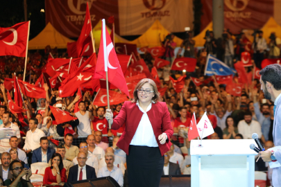 “Millet iradesi üstünde irade kurmaya çalışanlar daima hezimete uğrayacaktır”