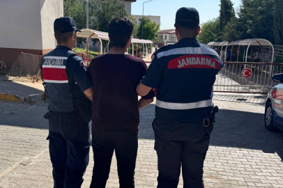 Aranan şahıs jandarmadan kaçamadı